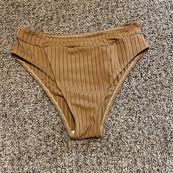 Brown/Tan Bikini set - Picture 2 of 6